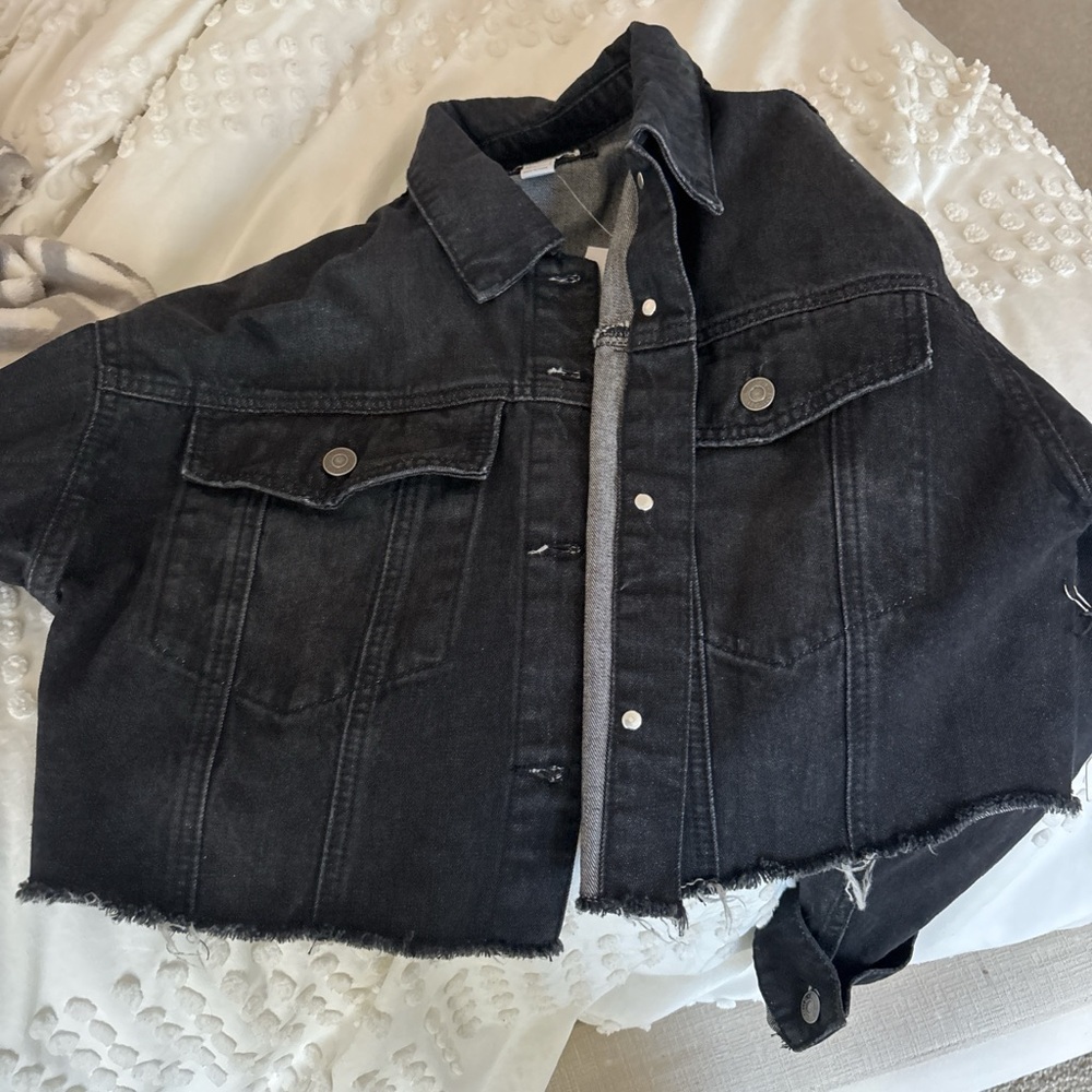 Forever 21 Charcoal Cropped Denim Jacket